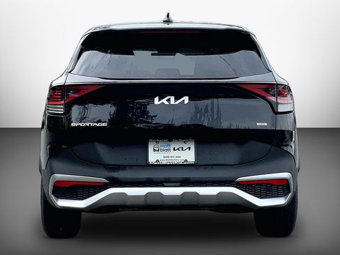Used 2023 Kia Sportage LX AWD/4WD image 6