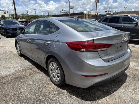 Used 2017 Hyundai Elantra SE FWD image 6