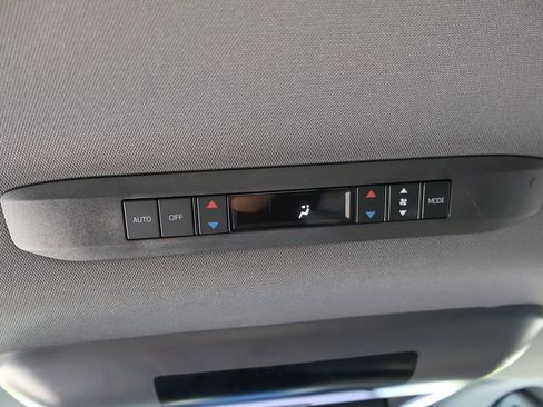 Used 2023 Toyota Sienna Limited FWD image 59