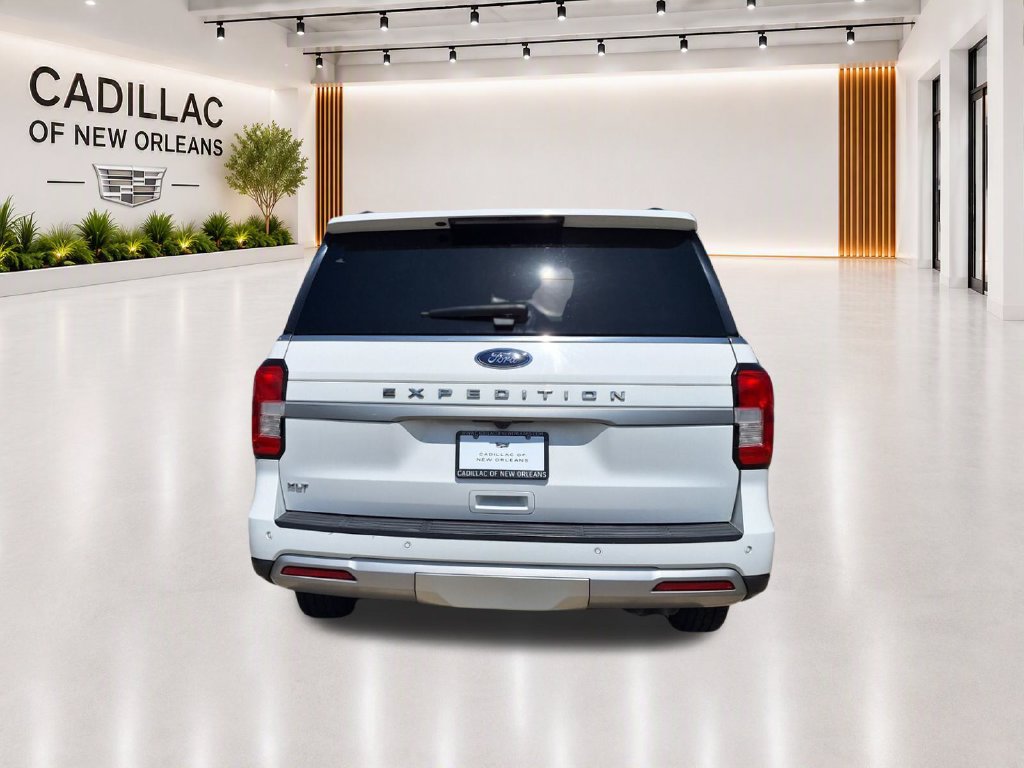 Used 2024 Ford Expedition XLT RWD image 4