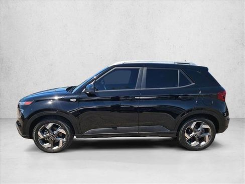 Used 2023 Hyundai Venue SEL FWD image 9