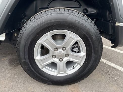 Used 2021 Jeep Wrangler Unlimited Sport image 26