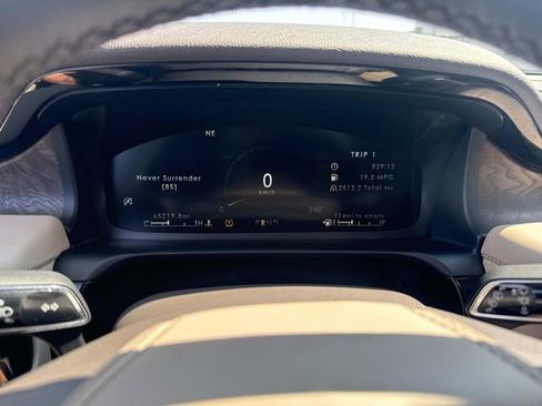 Used 2023 Lincoln Aviator Reserve w/ Equipment Group 201A image 31