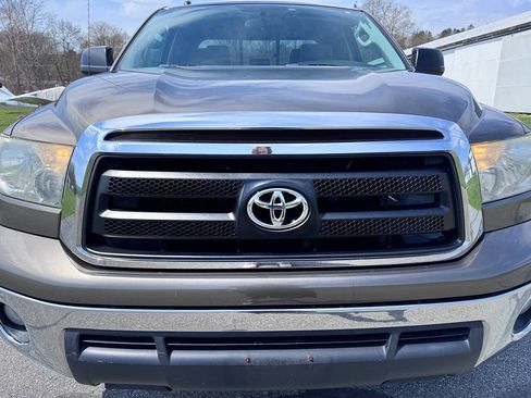 Used 2012 Toyota Tundra 4x4 Double Cab w/ Tow Pkg image 2