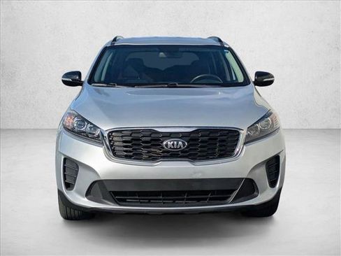Used 2019 Kia Sorento S image 2
