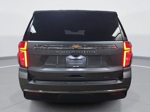 Used 2021 Chevrolet Suburban LT image 5
