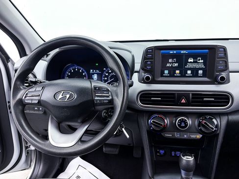 Used 2020 Hyundai Kona SE image 5
