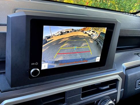 Used 2025 Toyota Tacoma TRD Off-Road image 26