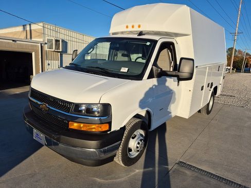 New 2025 Chevrolet Express 3500 w/ Power Convenience Package image 3