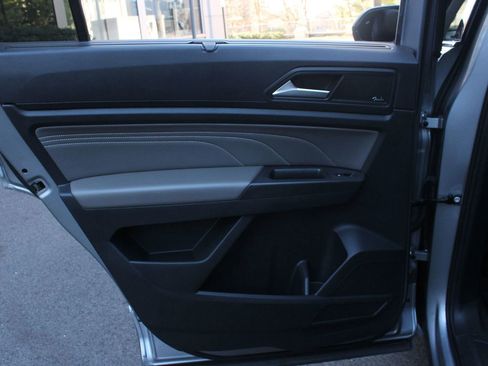 Used 2023 Volkswagen Atlas SEL Premium image 20