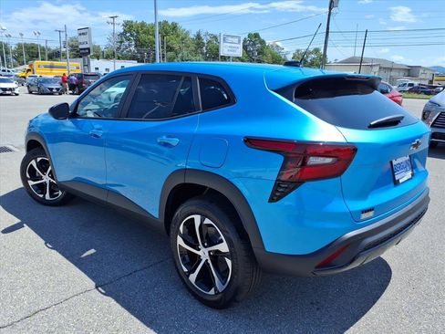 New 2026 Chevrolet Trax RS w/ Sunroof Package FWD image 5
