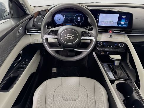 New 2026 Hyundai Elantra Limited FWD image 38