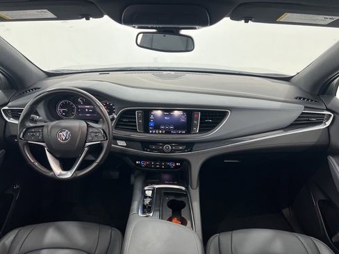 Used 2022 Buick Enclave Essence image 18