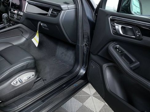 Certified 2026 Porsche Macan AWD/4WD image 23