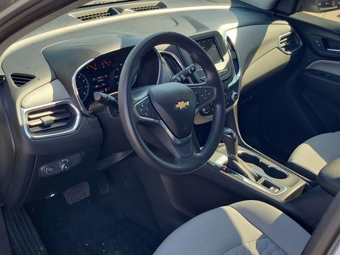 Used 2019 Chevrolet Equinox LS FWD image 17