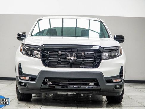 Used 2025 Honda Ridgeline Black Edition image 11