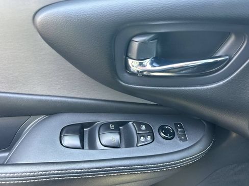 Used 2024 Nissan Murano SV w/ SV Midnight Edition Package FWD image 11