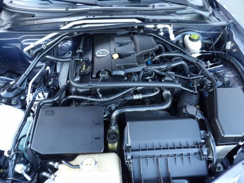 Used 2006 MAZDA MX-5 Miata Grand Touring w/ Premium Pkg image 11