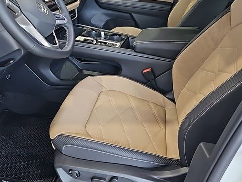 New 2026 Volkswagen Atlas Cross Sport SE image 28