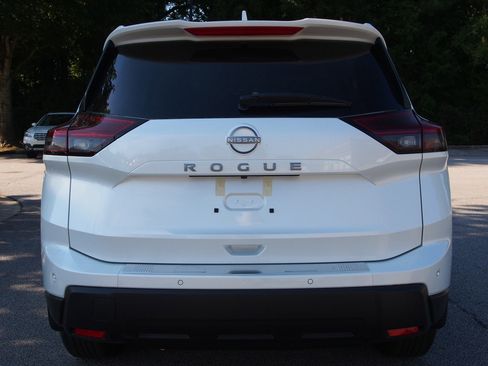 Used 2026 Nissan Rogue SV FWD image 6