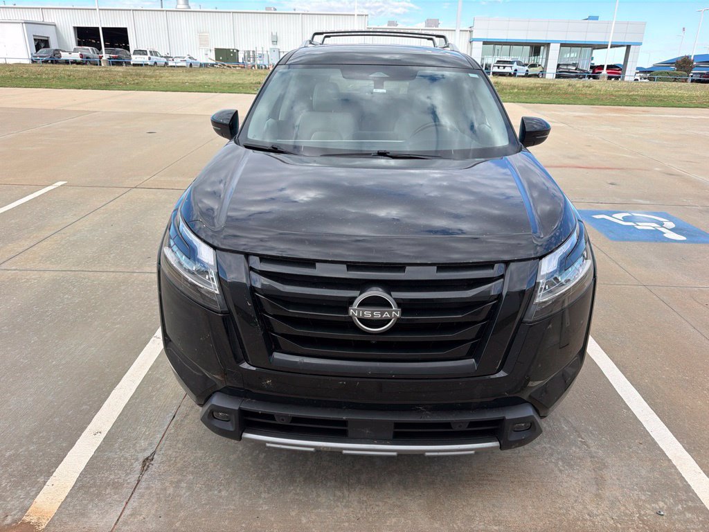 Used 2023 Nissan Pathfinder SL w/ Black Appearance Package FWD image 2