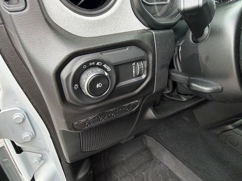 Used 2026 Jeep Wrangler Sport AWD/4WD image 21