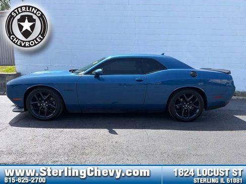 Used 2020 Dodge Challenger R/T w/ Blacktop Package RWD image 2