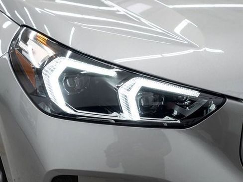 Used 2025 BMW X1 xDrive28i w/ M Sport Line w/ M Sport Package image 38