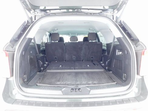 Used 2023 Ford Explorer XLT image 26