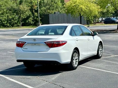 Used 2017 Toyota Camry LE FWD image 7