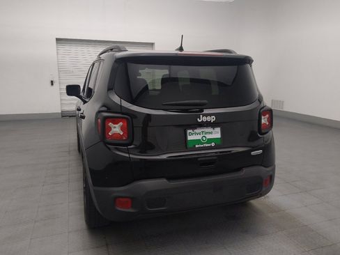 Used 2021 Jeep Renegade Latitude FWD image 6