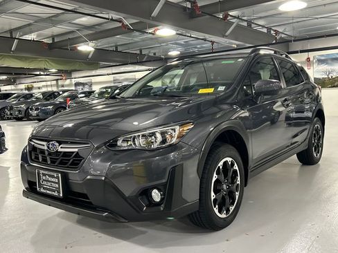 Used 2023 Subaru Crosstrek 2.0i Premium image 5