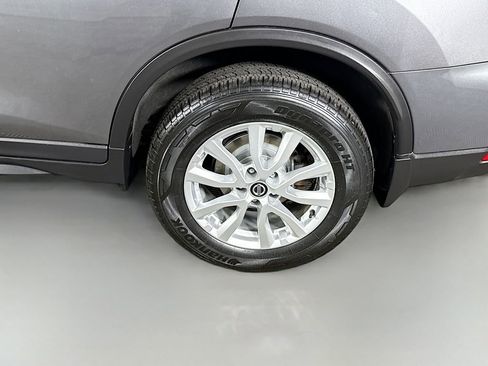 Used 2019 Nissan Rogue SV AWD/4WD image 32