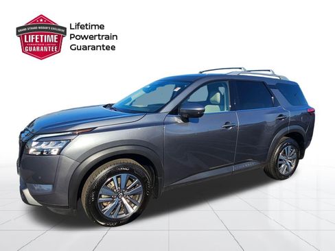 Used 2025 Nissan Pathfinder SL w/ Black Appearance Package AWD/4WD image 1