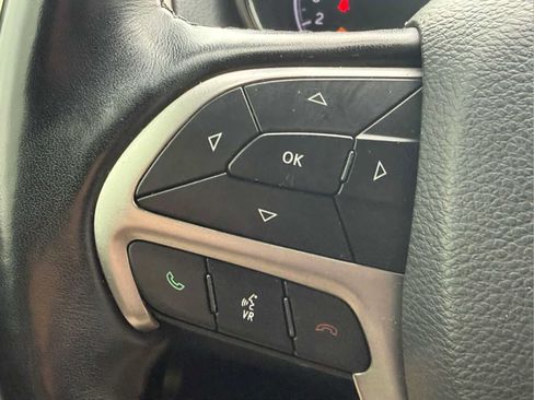 Used 2022 Jeep Grand Cherokee Limited AWD/4WD image 13