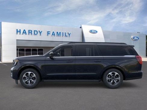 New 2026 Ford Expedition Max Active RWD image 3
