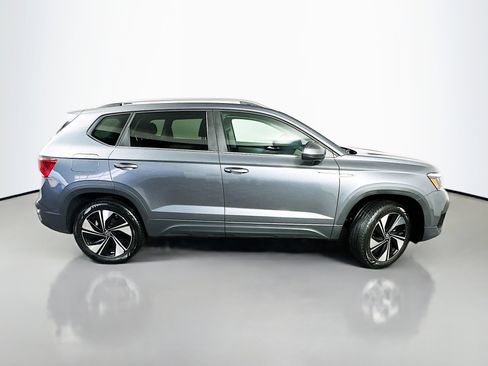 Used 2023 Volkswagen Taos SE AWD/4WD image 8
