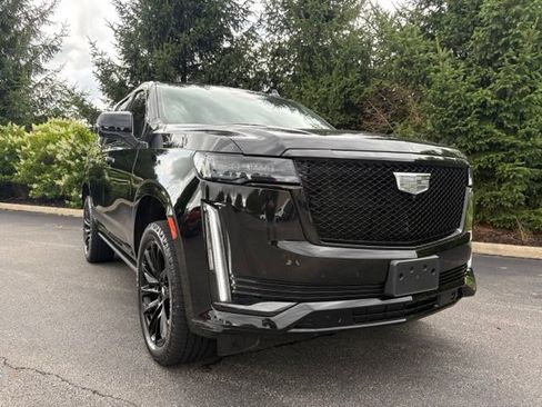 Certified 2024 Cadillac Escalade Sport Platinum w/ LPO, ONYX Package AWD/4WD image 11