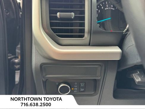 Used 2024 Ford Expedition XLT AWD/4WD image 30