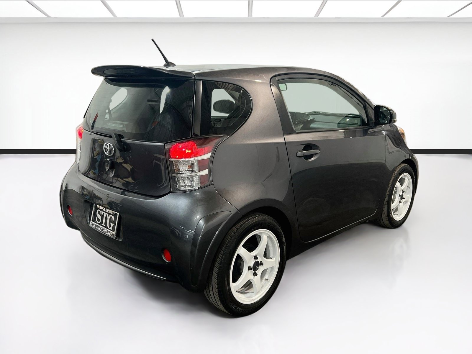 Used 2012 Scion iQ w/ Rear Speaker Pkg FWD image 4