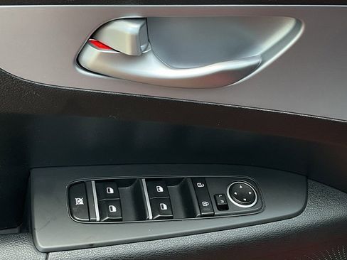 Used 2024 Kia Forte LXS image 13