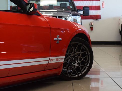 Used 2011 Ford Mustang Shelby GT500 RWD image 57