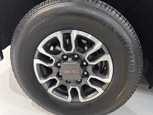 Used 2021 GMC Sierra 2500 SLT w/ SLT Preferred Package image 31