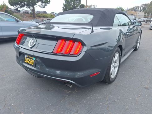 Used 2016 Ford Mustang Convertible RWD image 7