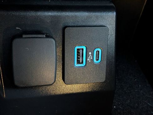 Certified 2023 Ford Explorer Limited w/ Equipment Group 301A image 28