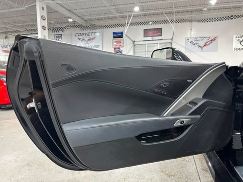 Used 2017 Chevrolet Corvette Z06 RWD image 17