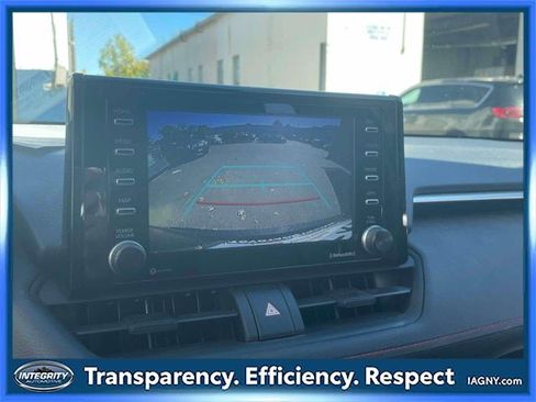 Used 2021 Toyota RAV4 SE image 29