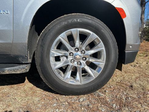 Used 2023 Chevrolet Suburban Premier w/ Advanced Technology Package image 26