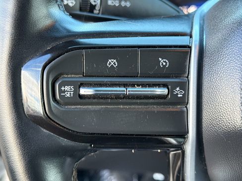 Used 2024 Chevrolet Colorado LT w/ LT Convenience Package III image 25