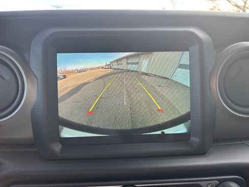 Used 2023 Jeep Wrangler Sport S image 23